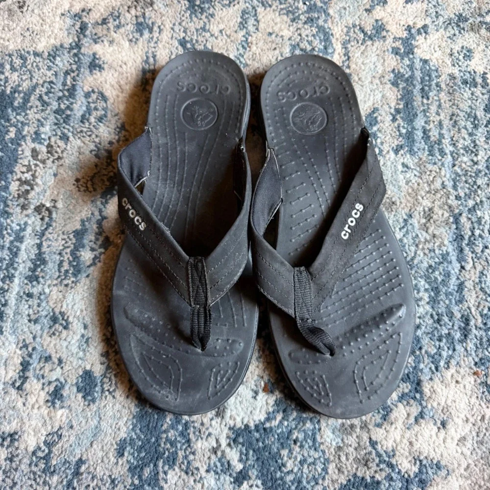 Crocs Athens Flip Flops Womens Size 9 Black Comfort Thong Sandals 10001‎